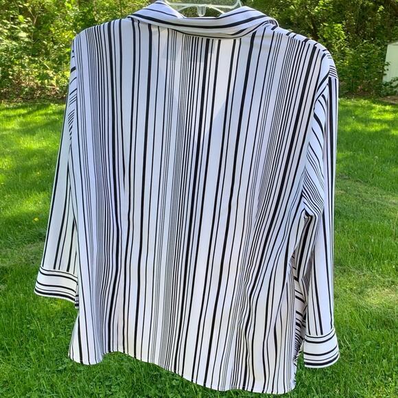Worthington black and white striped lightweight 3/4 sleeve button up shirt - Picture 4 of 10